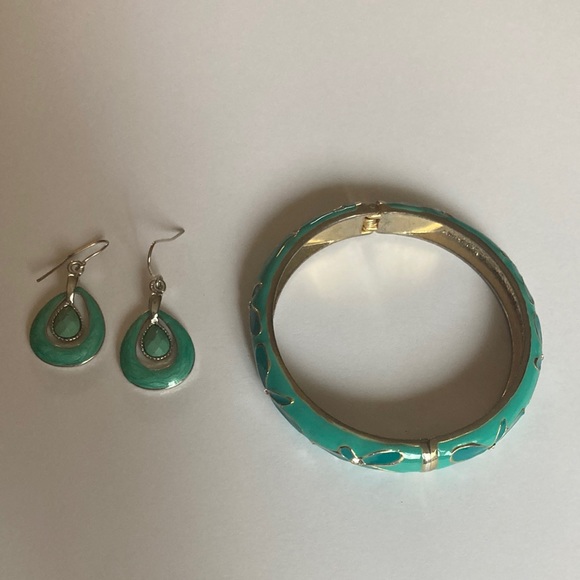 Jewelry - 4 for $10 | Bundle of Vintage Bracelet and earrings